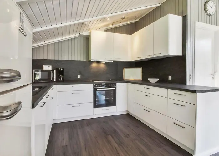 Holiday home Cajsa - 1-5km From The Sea By Interhome